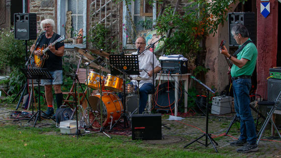 Auftritt der Musikgruppe LuRoxi in Freusburg